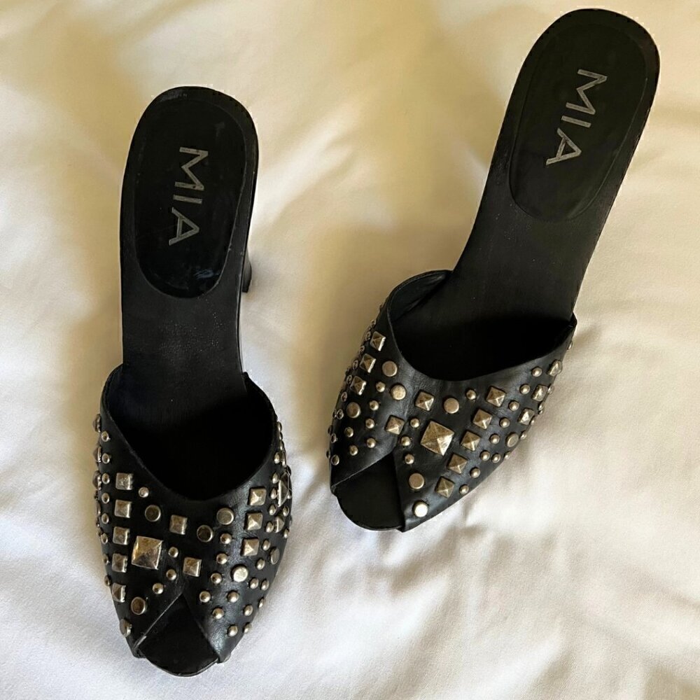 VTG MIA Black Platform Clog Mule Studded Peak Toe Heels
